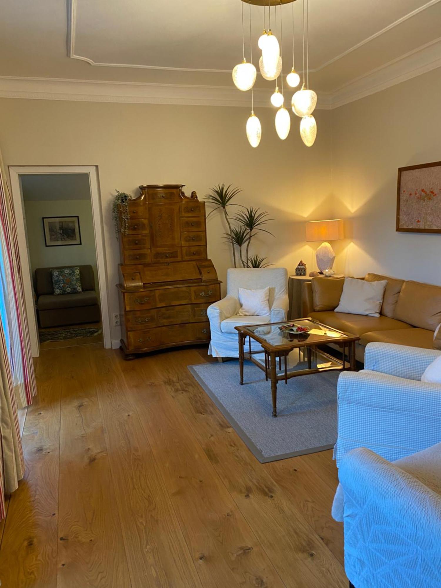 Cozy Mitte, Ruhig, Parkplatz, Terasse, 2 Schlafzimmer, Wlan Steyr