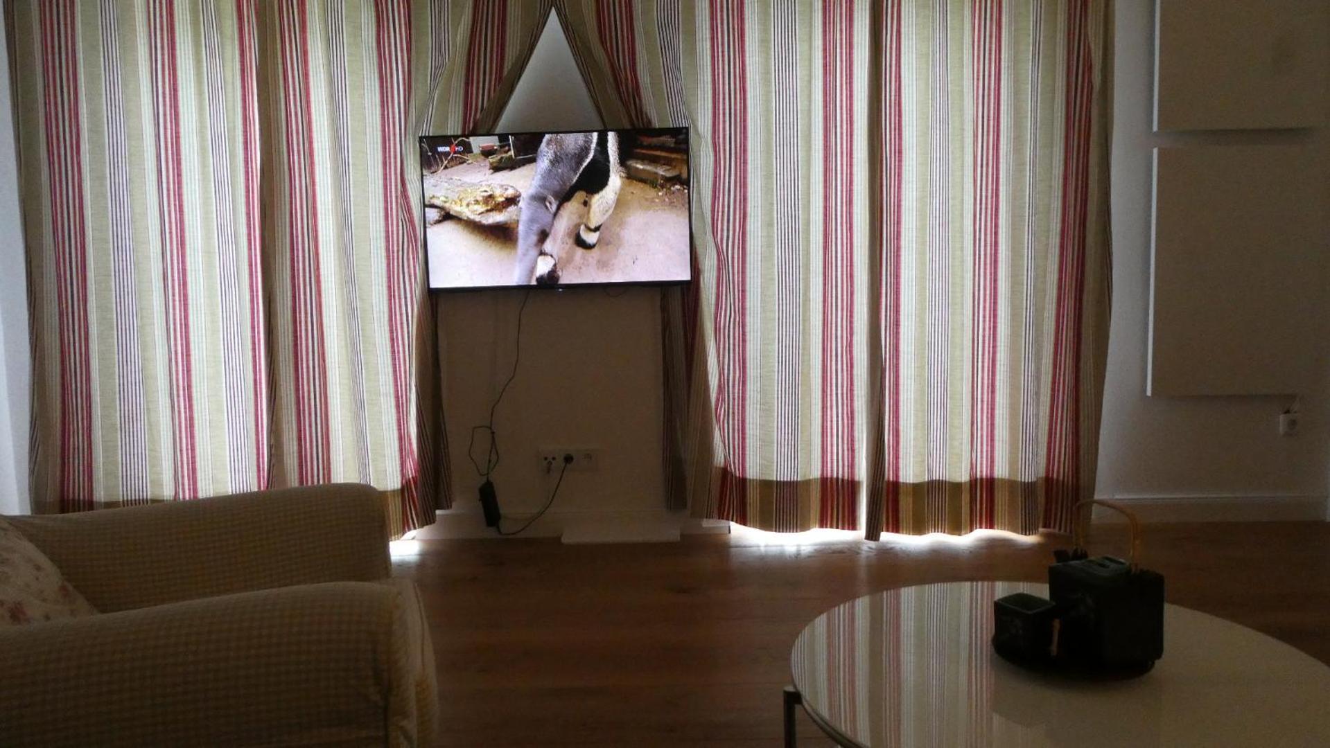 Cozy Mitte, Ruhig, Parkplatz, Terasse, 2 Schlafzimmer, Wlan Steyr