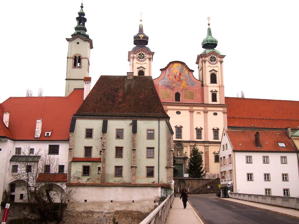 Cozy Mitte, Ruhig, Parkplatz, Terasse, 2 Schlafzimmer, Wlan Appartement